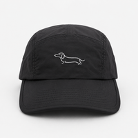 Origins Camper Cap negra impermeable de 5 paneles con bordado minimalista de perro salchicha SALCHI CO