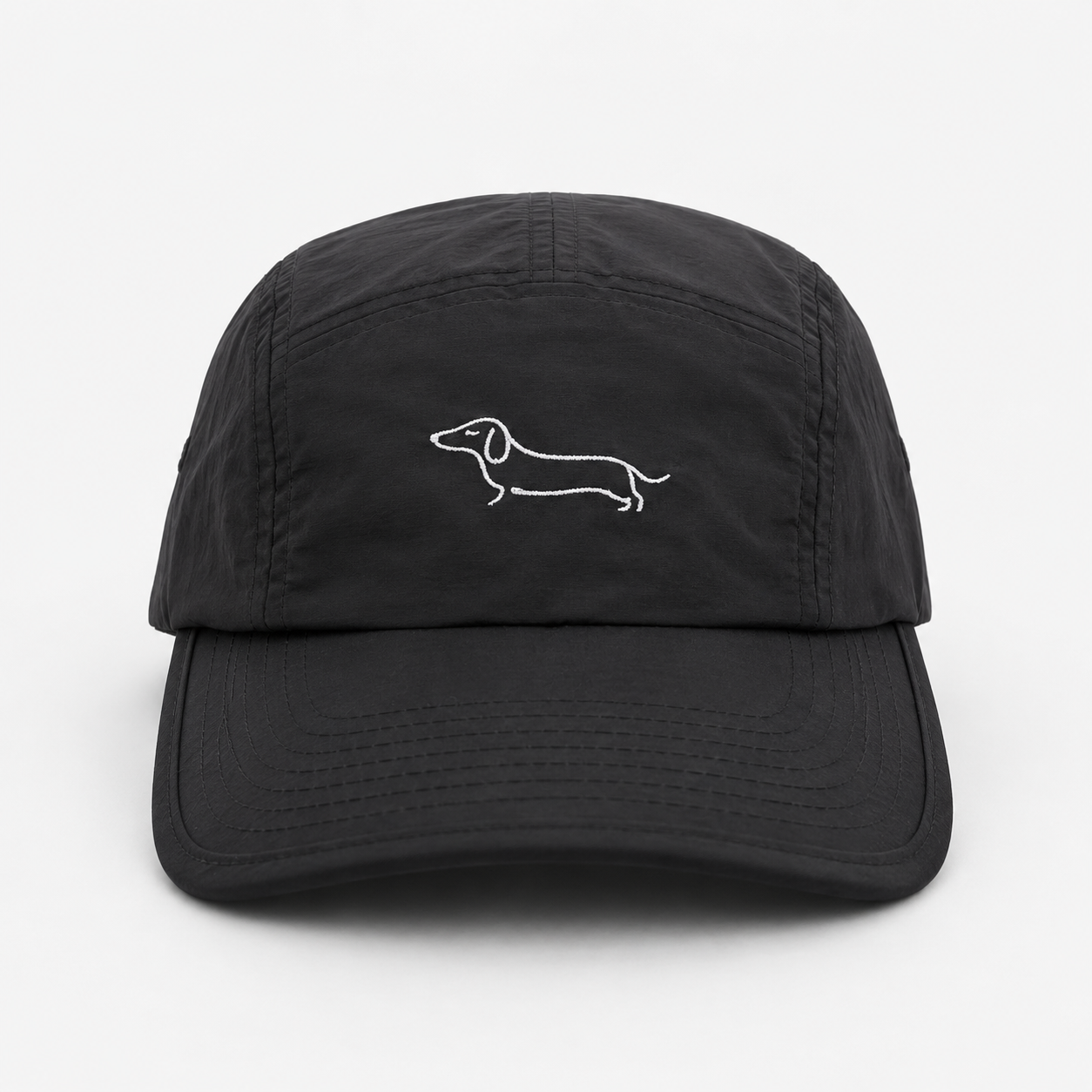 Origins Camper Cap negra impermeable de 5 paneles con bordado minimalista de perro salchicha SALCHI CO